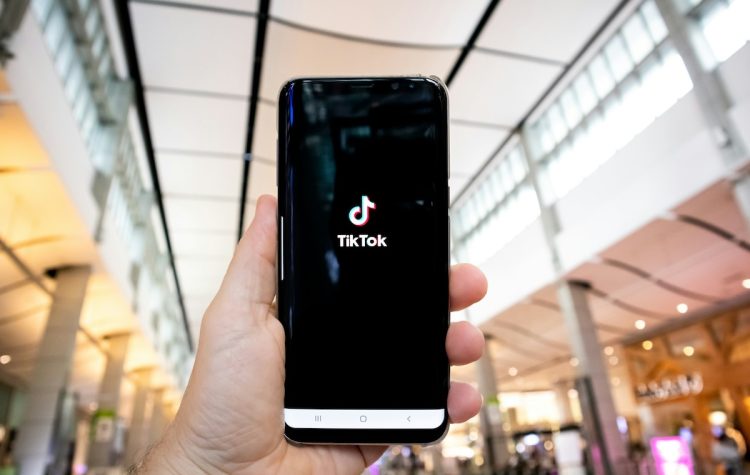 PineDrama : L’application de TikTok pour des séries d’une minute en format vertical