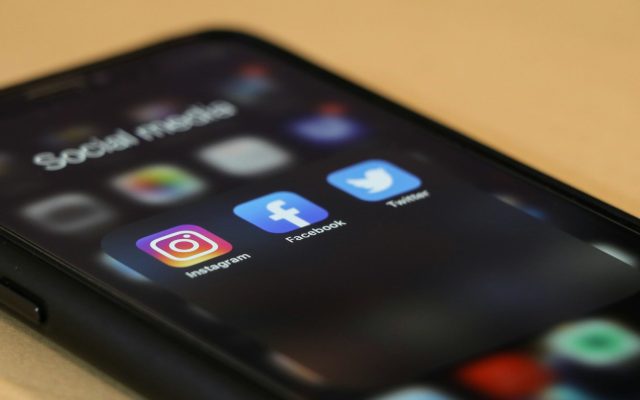 Impact des réseaux sociaux sur la santé mentale des adolescents : le rapport alarmant de l&rsquo;ANSES