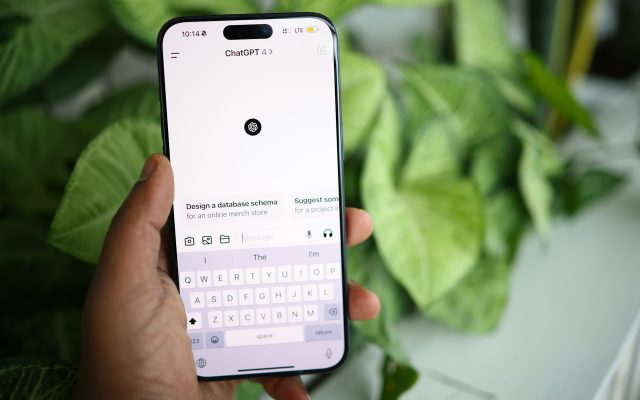 Les revenus publicitaires d&rsquo;OpenAI sur ChatGPT atteignent 100 millions de dollars en six semaines
