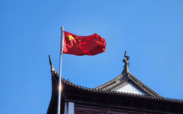 Les exportations de puces NVIDIA H200 en Chine : une incertitude persistante malgré l&rsquo;autorisation