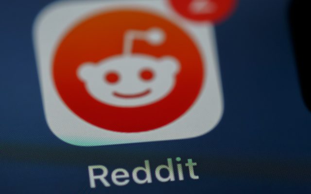Comment Reddit booste ses revenus publicitaires grâce à l&rsquo;intelligence artificielle avancée