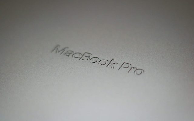 L&rsquo;avenir du MacBook Pro avec écran OLED approche grâce à Samsung Display