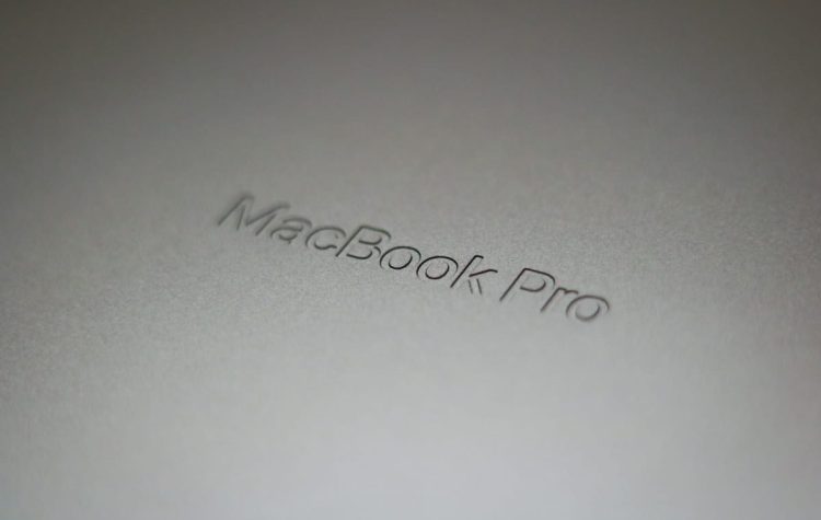 L&rsquo;avenir du MacBook Pro avec écran OLED approche grâce à Samsung Display