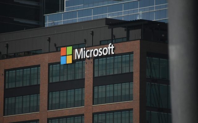 Pourquoi Microsoft choisit-il de réduire ses effectifs tout en investissant dans l&rsquo;IA ?