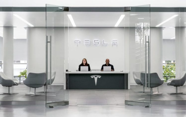 Comment Tesla propose sa recharge gratuite dans le Sud-Ouest en période de crise
